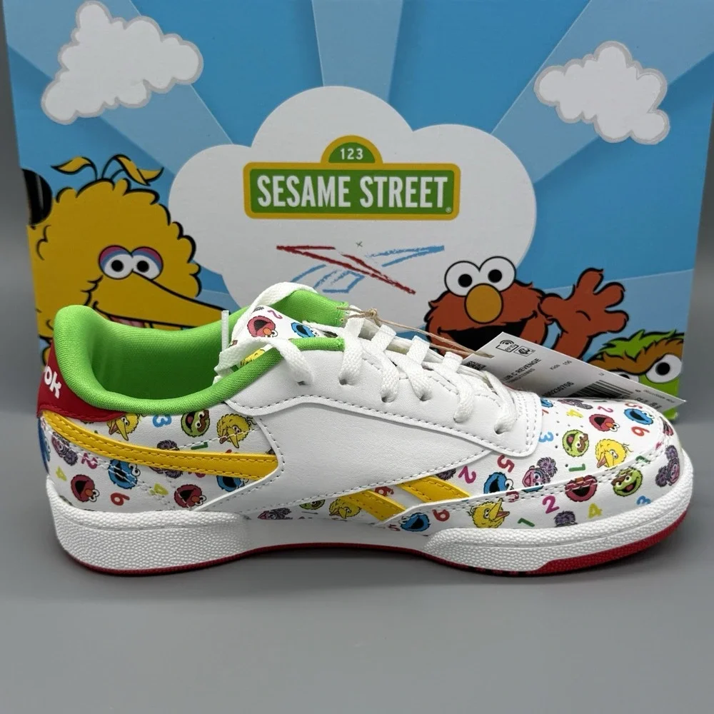 Reebok x Sesame Street Club C Revenge Kids Size 2 White Green Limited‎ Rare NIB